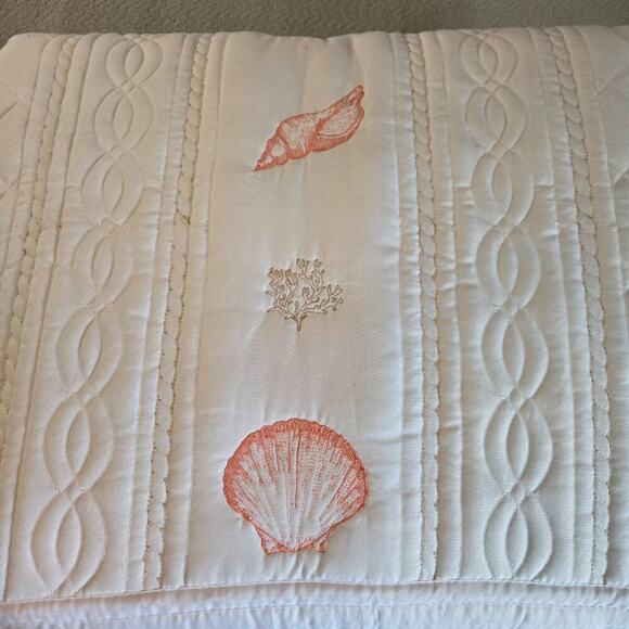 Home Retreat  Seashell Embroidered Twin Quilt White - Picture 2 of 4